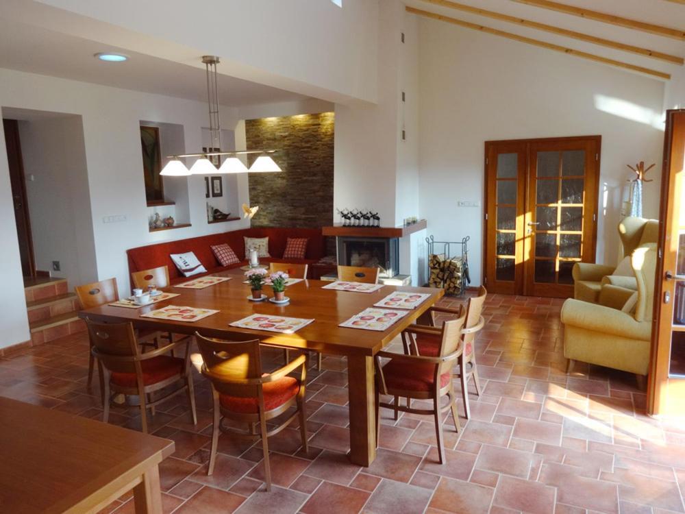 Apartmanovy Dum Bobruvka מראה חיצוני תמונה